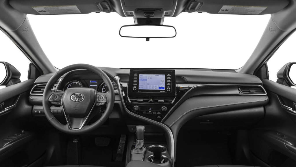 Toyota Camry 2023: سيارة سيدان متوسطة الحجم